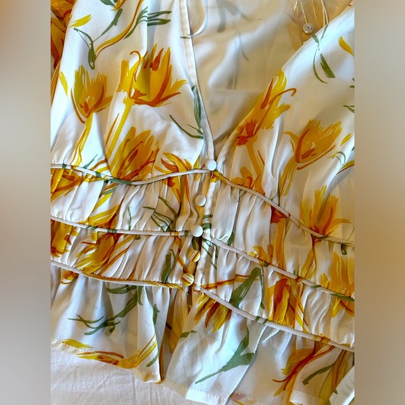 Lush Floral Long Sleeve Button Front Top - Picture 5 of 6